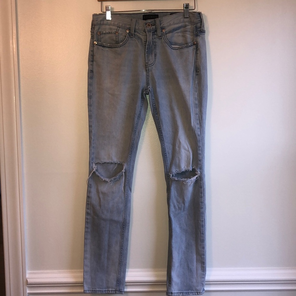 LIKE NEW BULLHEAD SKINNY JEANS